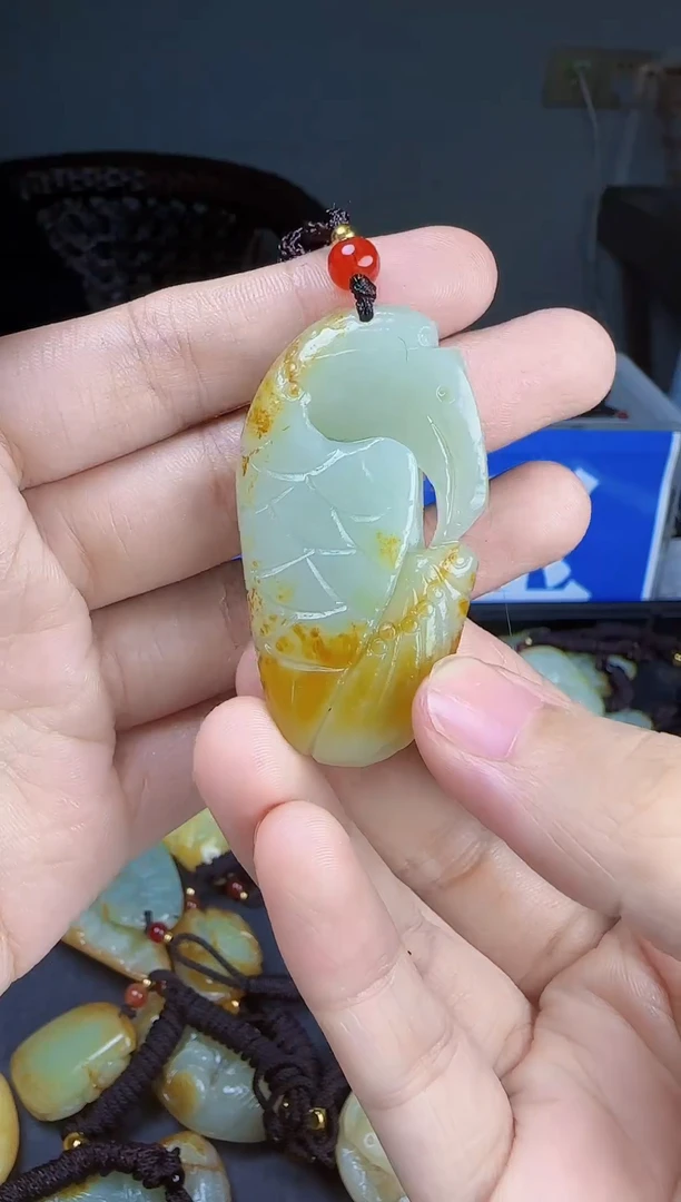 和田玉未镶嵌颈饰1