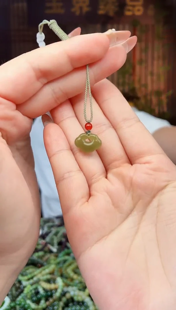 和田玉未镶嵌颈饰拍一发一