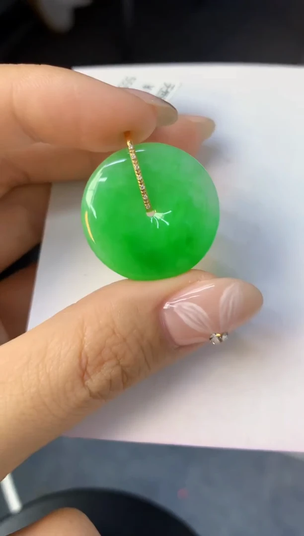 颈饰18K金镶嵌翡翠天然缅甸a货翡翠百元以上9元证书费自理