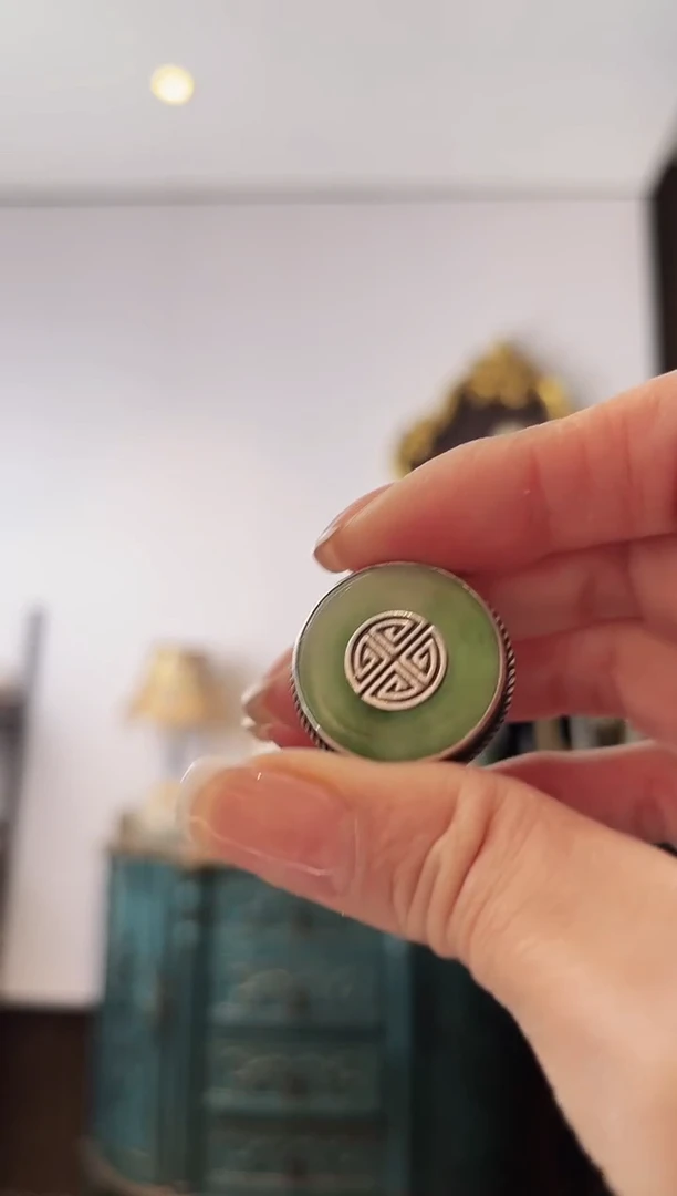 颈饰未镶嵌翡翠小****?翡翠E107