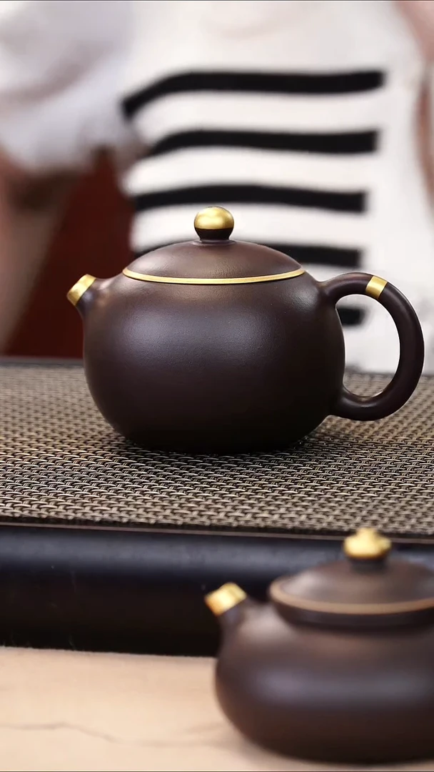 茶壶紫砂四号井茄皮紫泥描金西施160cc