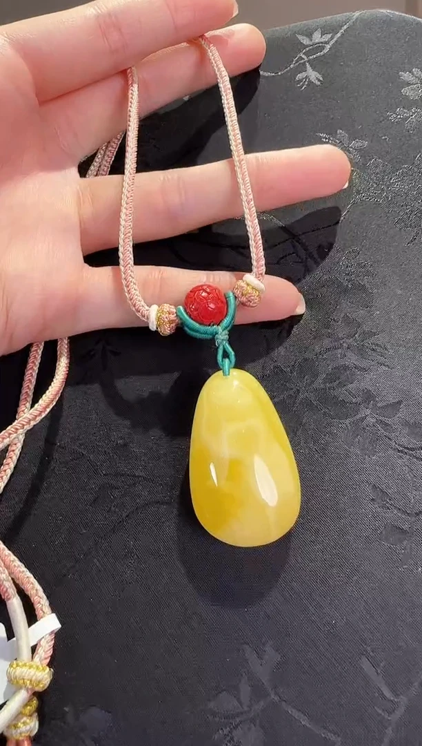 蜜蜡颈饰未镶嵌水滴吊坠
