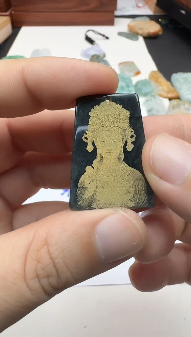 翡翠未镶嵌吊坠(不含链)1