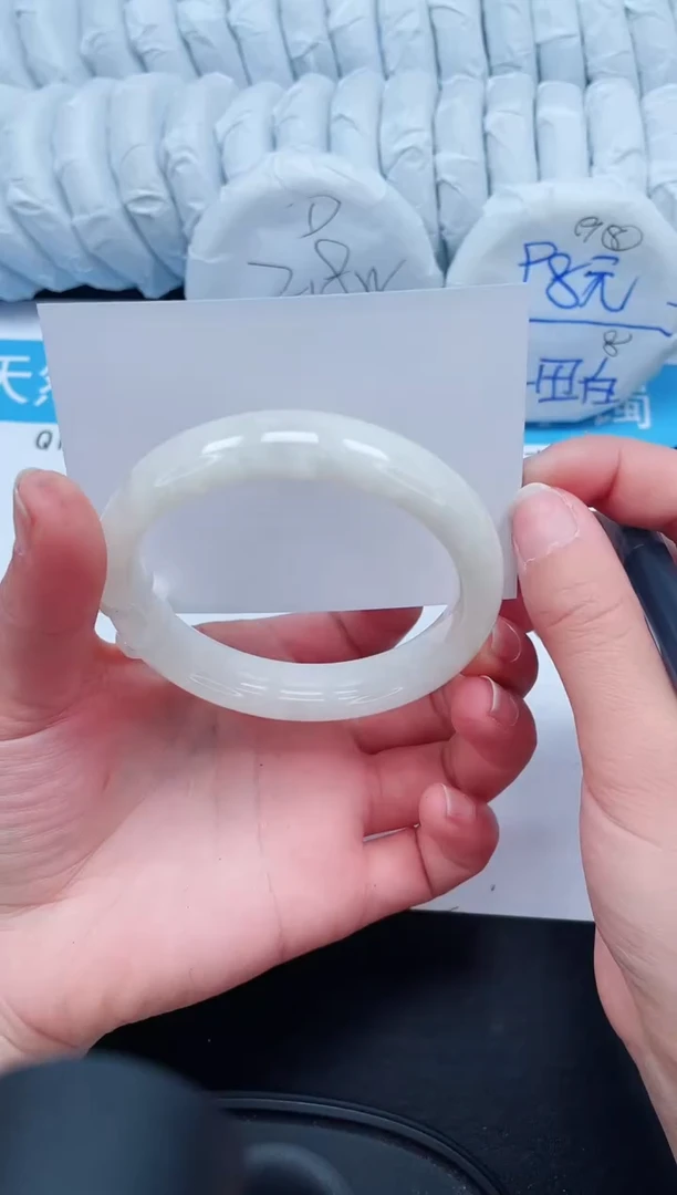 【闪购商品】和田玉手镯未镶嵌158-62.0