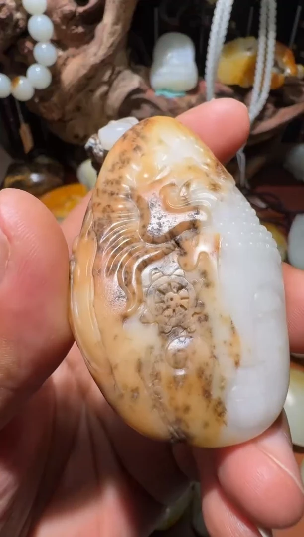 颈饰未镶嵌和田玉一念之间