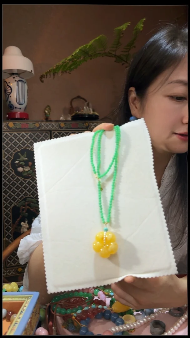 蜜蜡项链18K金镶嵌天然蜜蜡小花吊坠赠项链