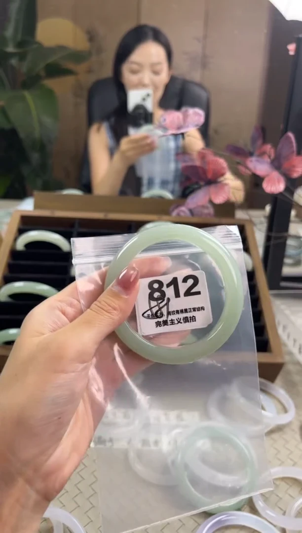 石英质玉手镯未镶嵌812