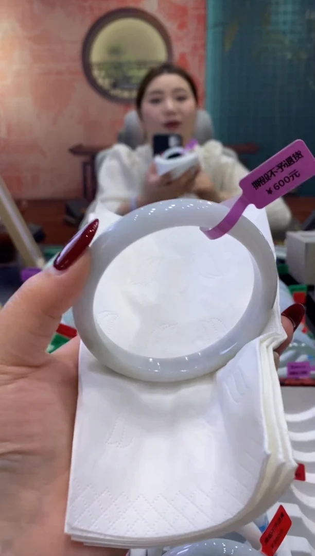 【闪购商品】翡翠手镯未镶嵌多人0010986