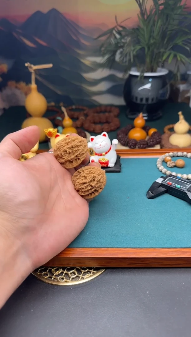 【闪购商品】文玩核桃吊坠虎头003