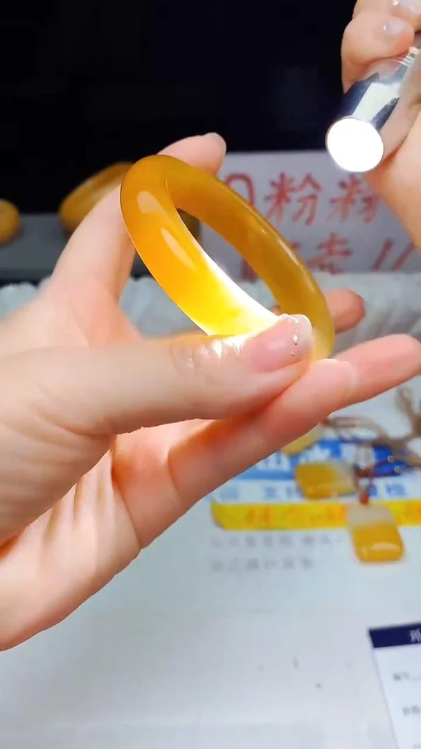 石英质玉手镯未镶嵌172-5556