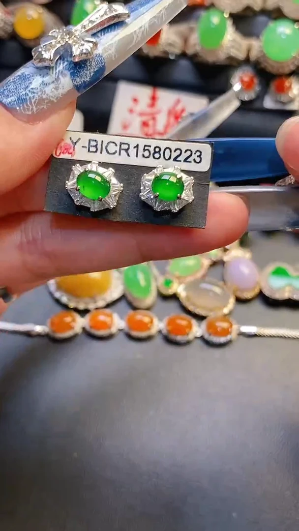 银S925镶嵌翡翠耳饰天然