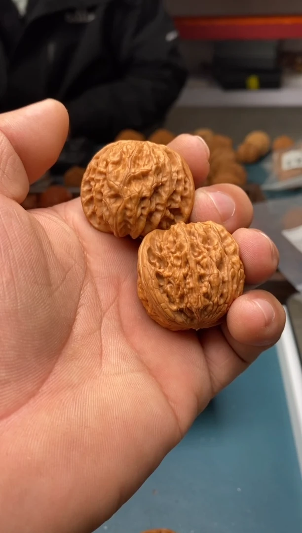 吊坠文玩核桃野生麒麟b354