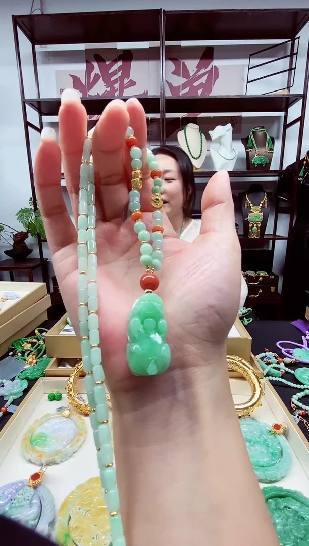 翡翠未镶嵌颈饰翡翠吊坠
