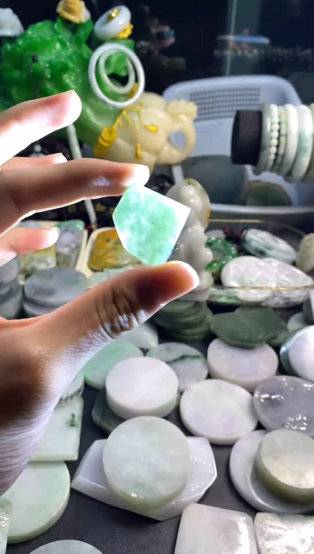 散珠翡翠A货翡翠