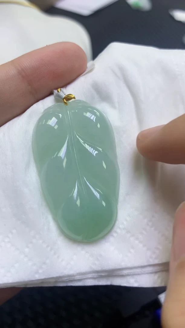 翡翠18K金镶嵌颈饰天然缅甸A货翡翠