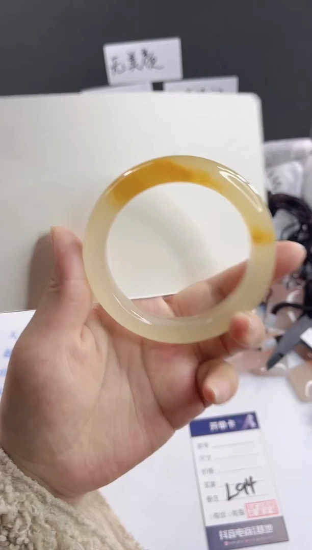 未镶嵌手镯石英质玉多样性发货L94