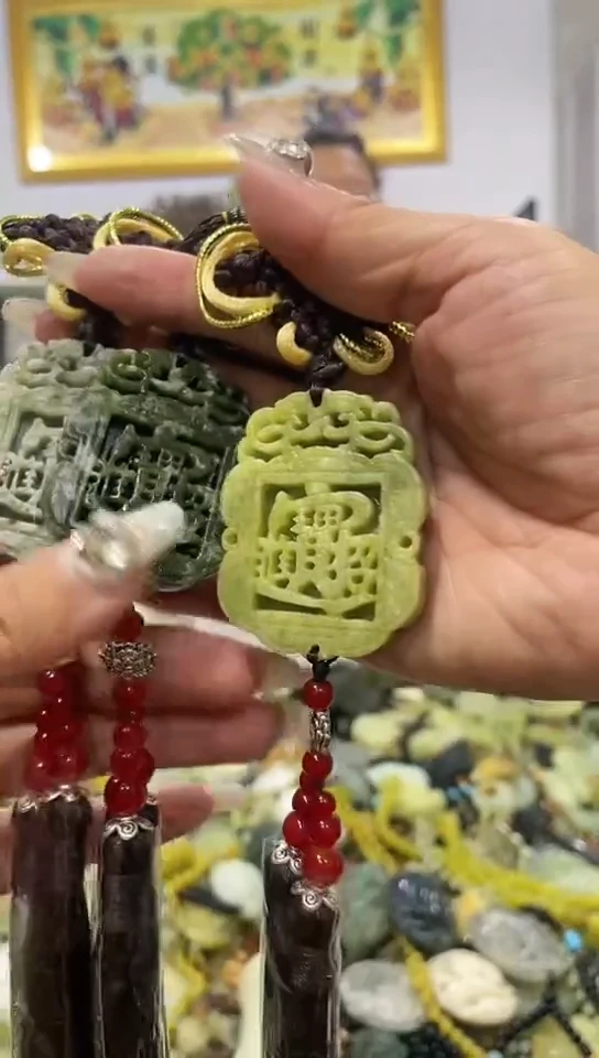 岫玉未镶嵌车挂多样性发货发其中一件