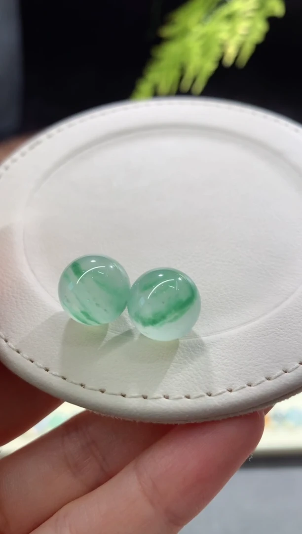 散珠翡翠一对卡12.7/12.8