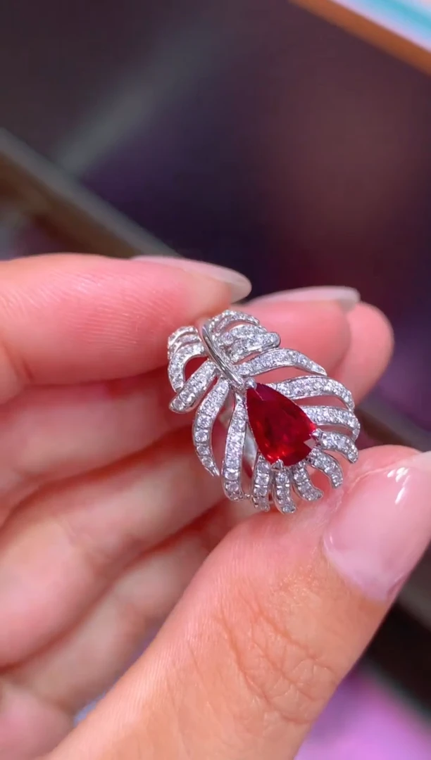 18K金镶嵌戒指红宝石1.03CT