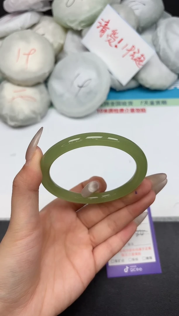 未镶嵌手镯石英质玉71-58