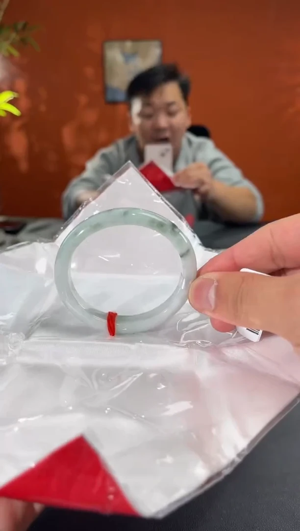 未镶嵌手镯（贵妃镯）翡翠5 52贵