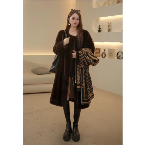 2024冬季新款风轻奢宽松保暖长款外套