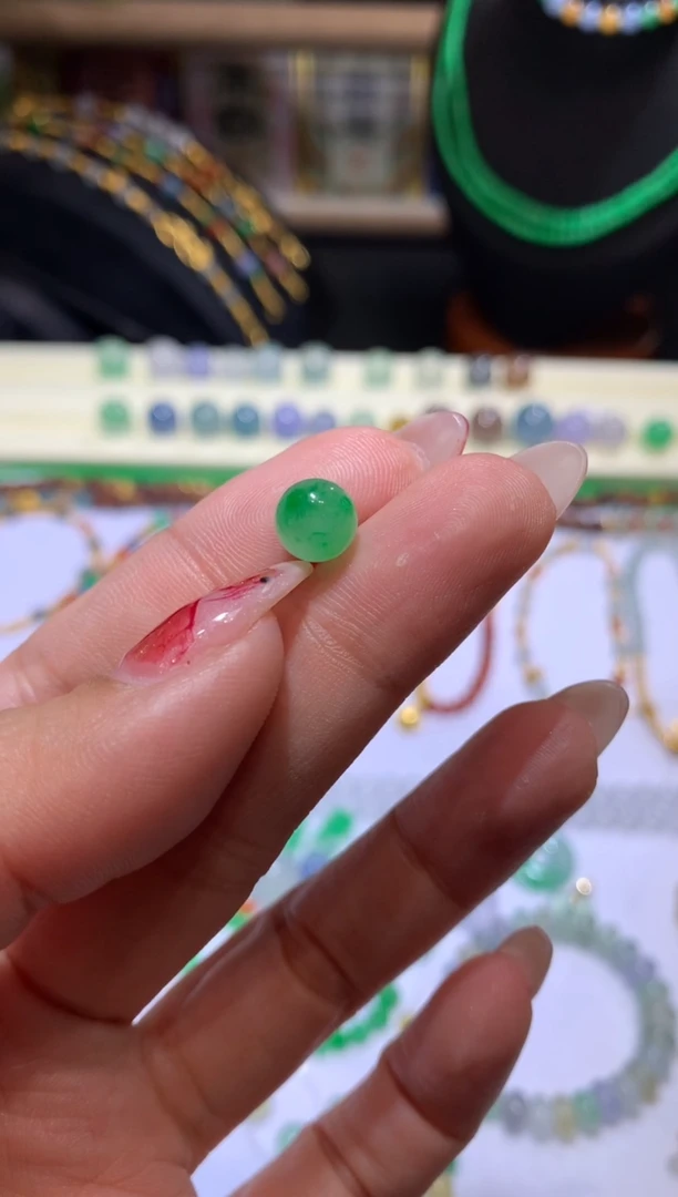 【闪购商品】定制翡翠未镶嵌卡7.5 绿珠子2800+280