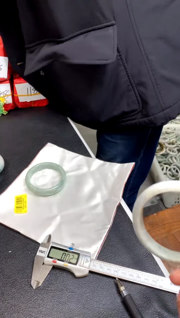 【闪购商品】翡翠手镯未镶嵌潘34