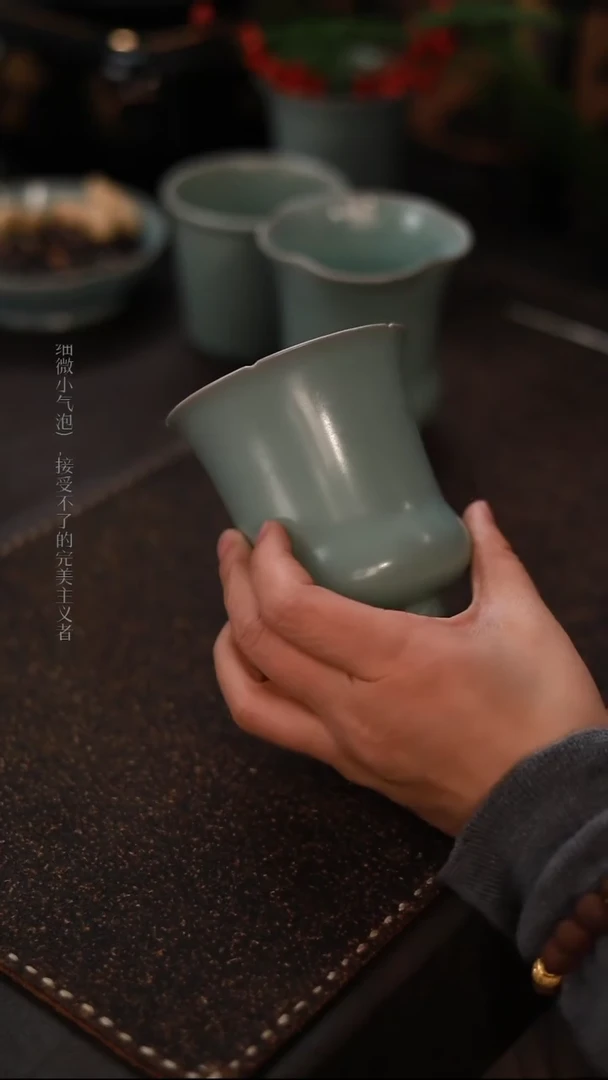 【闪购商品】杯0093微瑕粉青仿古葵口小水盂