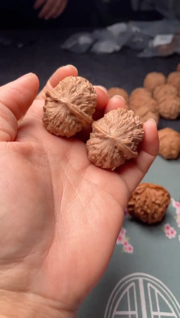 把件文玩核桃w161  黄松峪 38尺