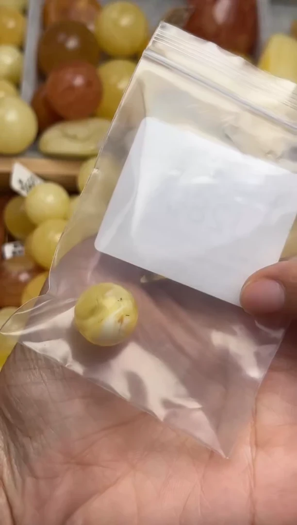 裸石蜜蜡未镶嵌到***了天然蜜蜡微瑕珠子 假一赔万