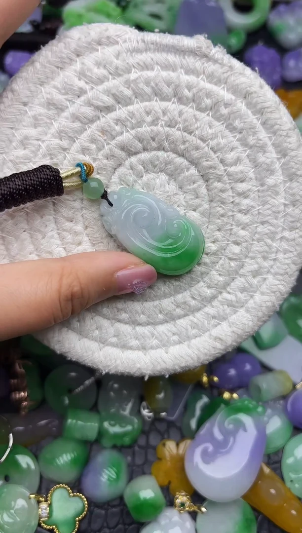 颈饰未镶嵌翡翠缅甸翡翠吊坠