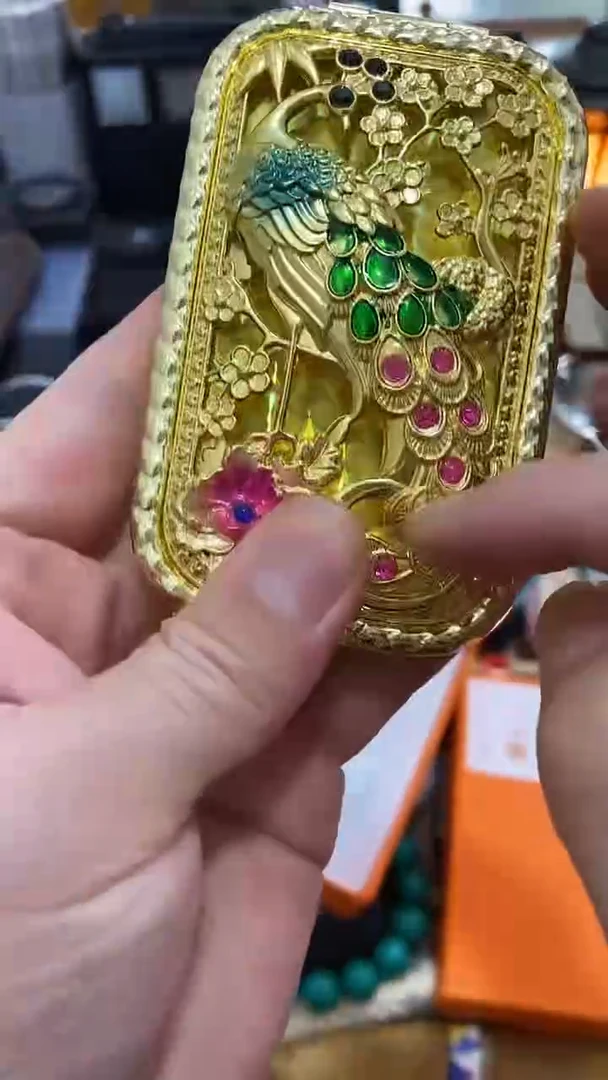 瓷片闪购商品  如图所示