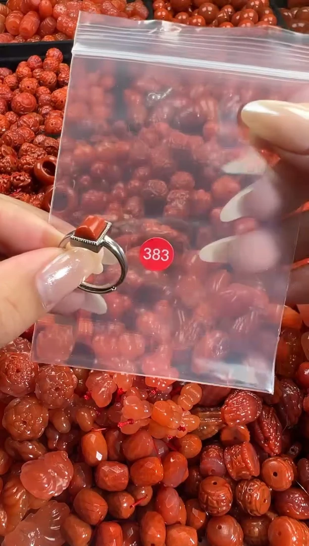 颈饰未镶嵌南红玛瑙1