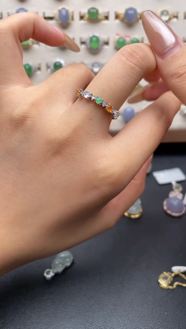 未镶嵌戒指翡翠一物一证一礼盒