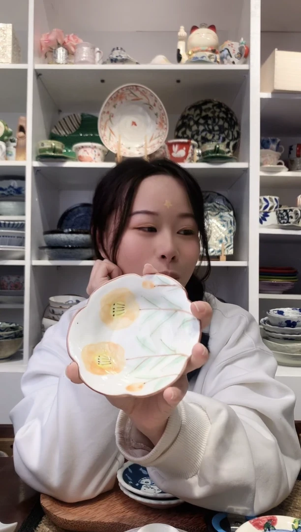 陶瓷【微瑕】手绘黄花花瓣小碟子