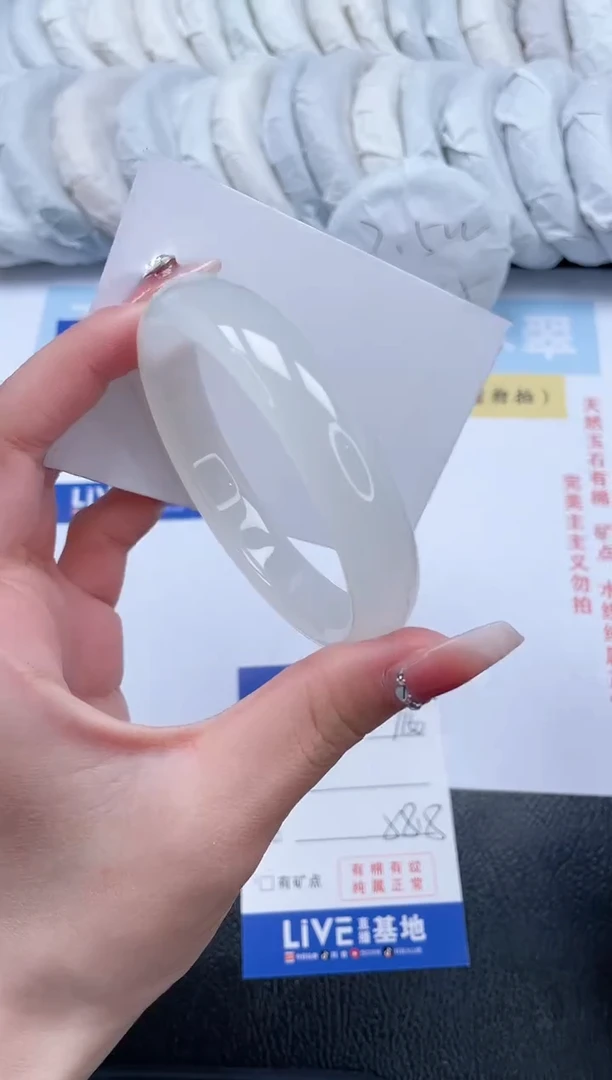 【闪购商品】石英质玉手镯未镶嵌T150-58.8