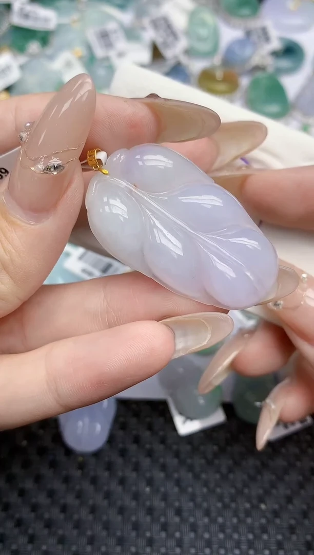 颈饰18K金镶嵌翡翠130   天然翡翠A货  百元以上9米证书费自理