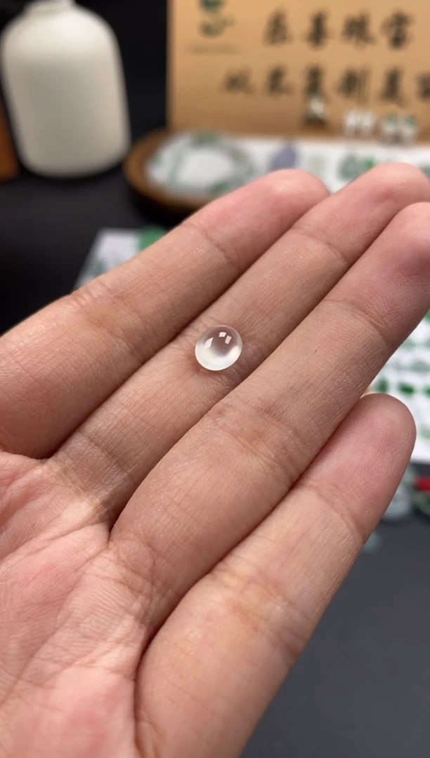 翡翠未镶嵌颈饰翡翠冰种蛋面