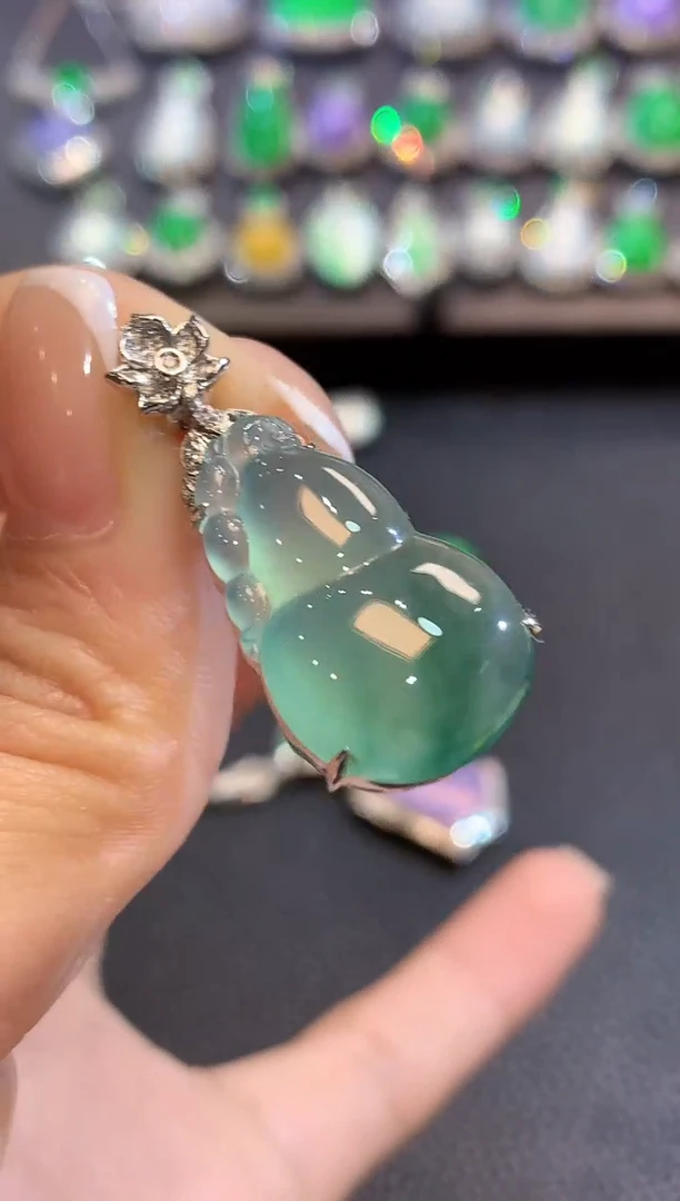 吊坠(不含链)18K金镶嵌翡翠A54