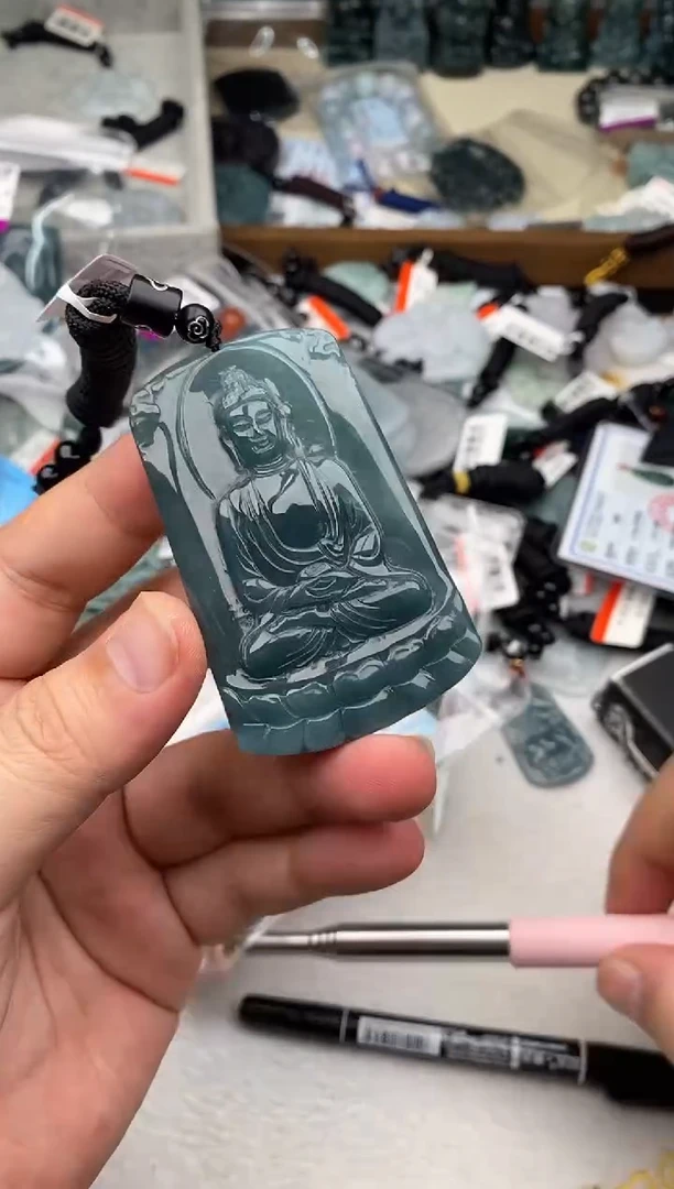 翡翠未镶嵌颈饰多样性发其一