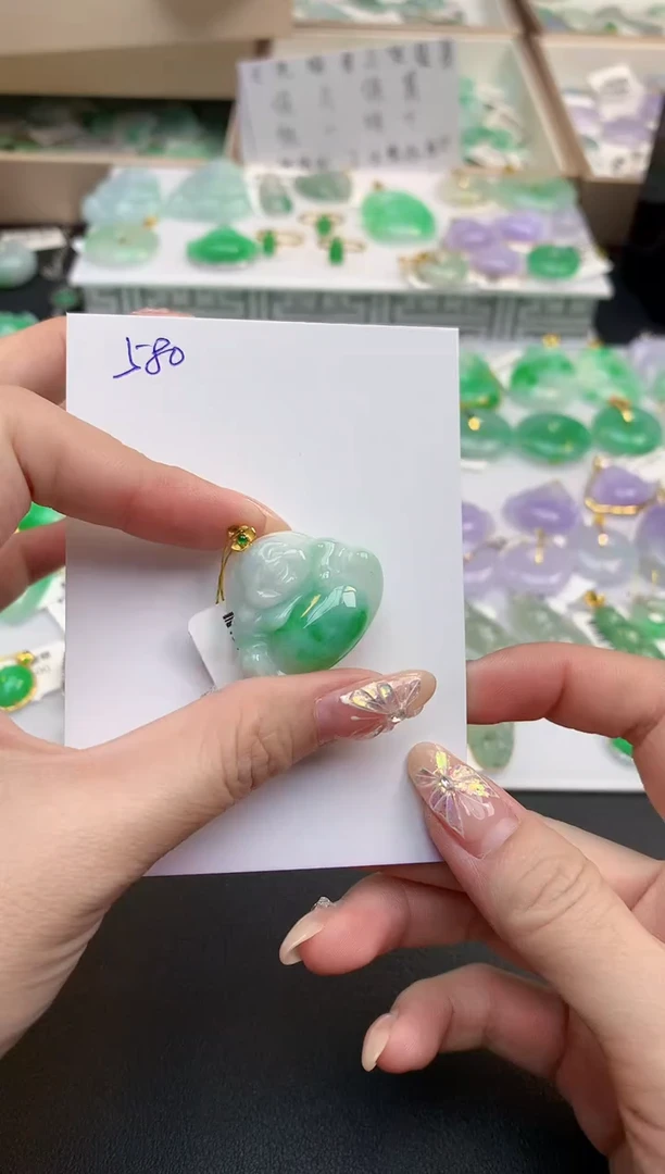 颈饰18K金镶嵌翡翠天然缅甸A货翡翠