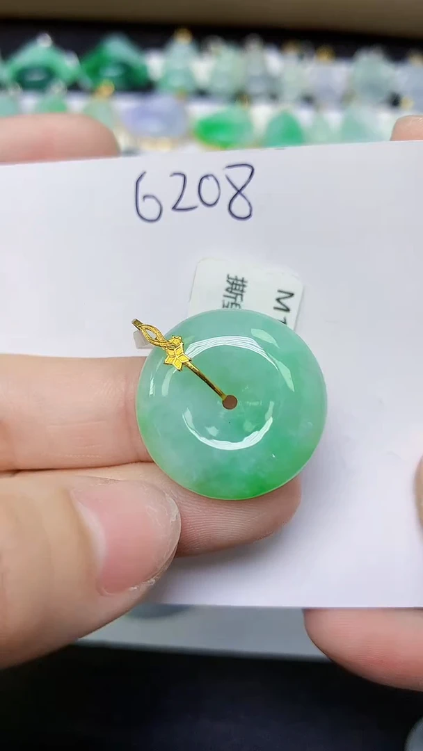 翡翠18K金镶嵌颈饰 天然缅甸翡翠A货