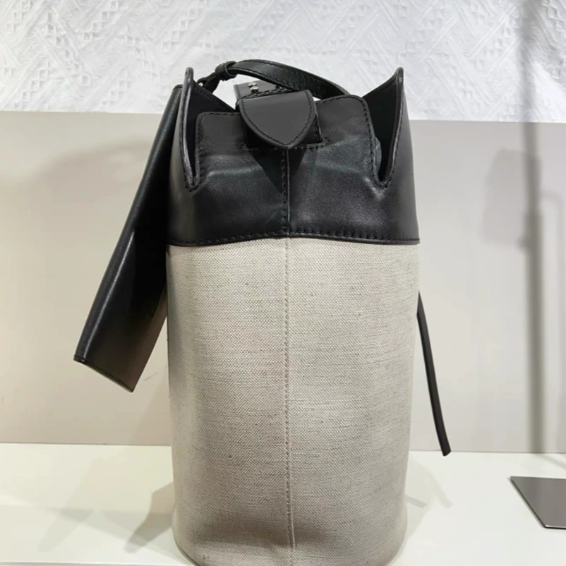 99新 BURBERRY/博柏利 孟买机场托特包 黑色