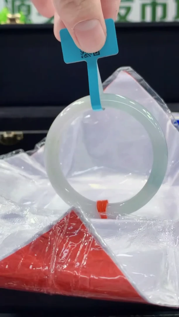 未镶嵌手镯翡翠翡翠手镯