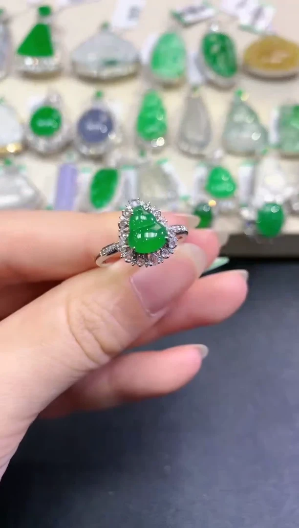 【闪购商品】翡翠戒指18K金镶嵌B67