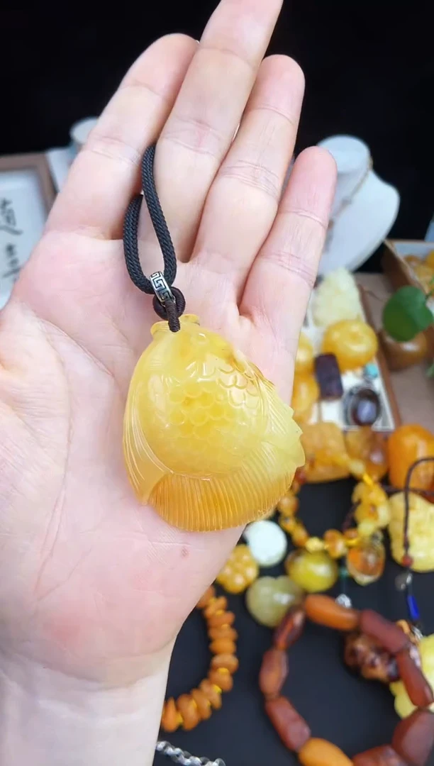 未镶嵌琥珀珠宝奇石柒月