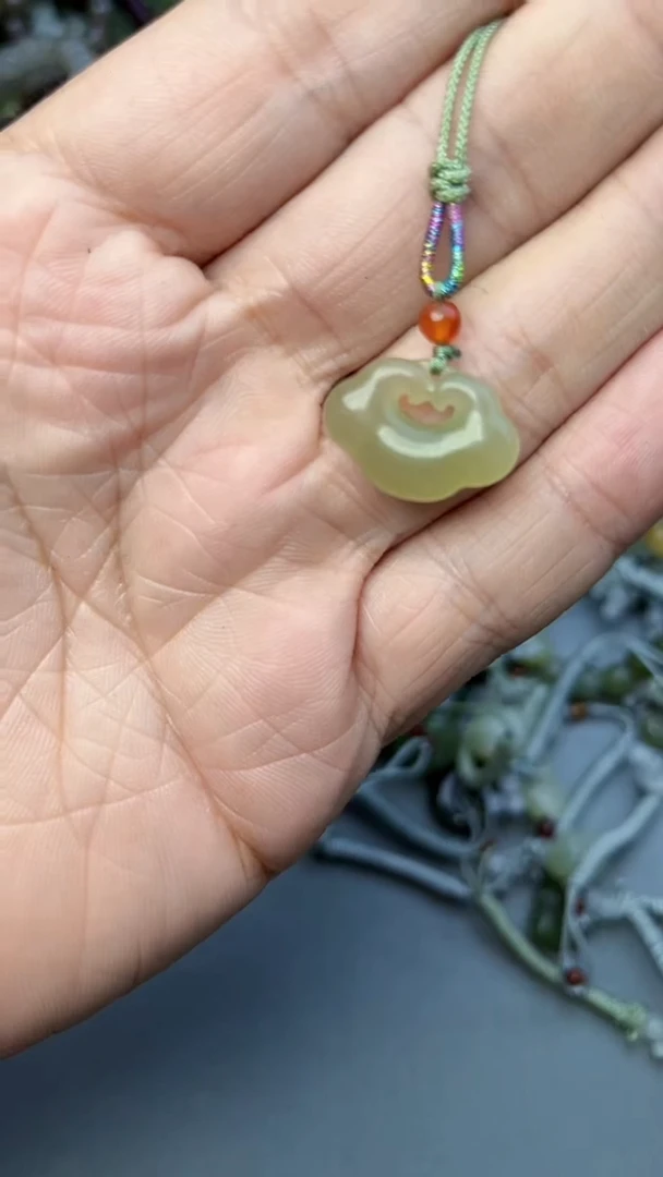 颈饰未镶嵌和田玉多样性发货   拍一发一