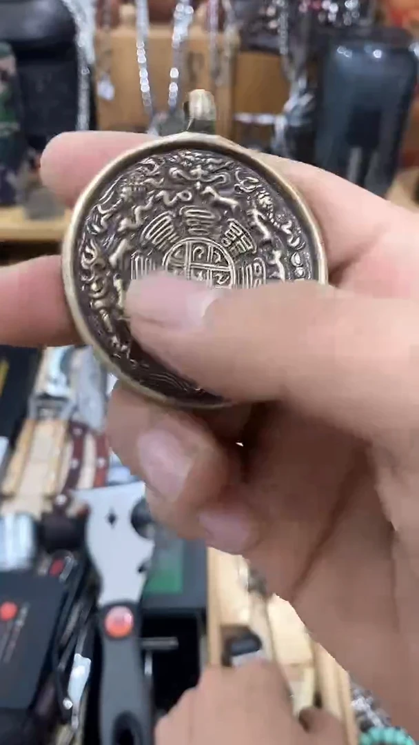 瓷片闪购商品  如图所示