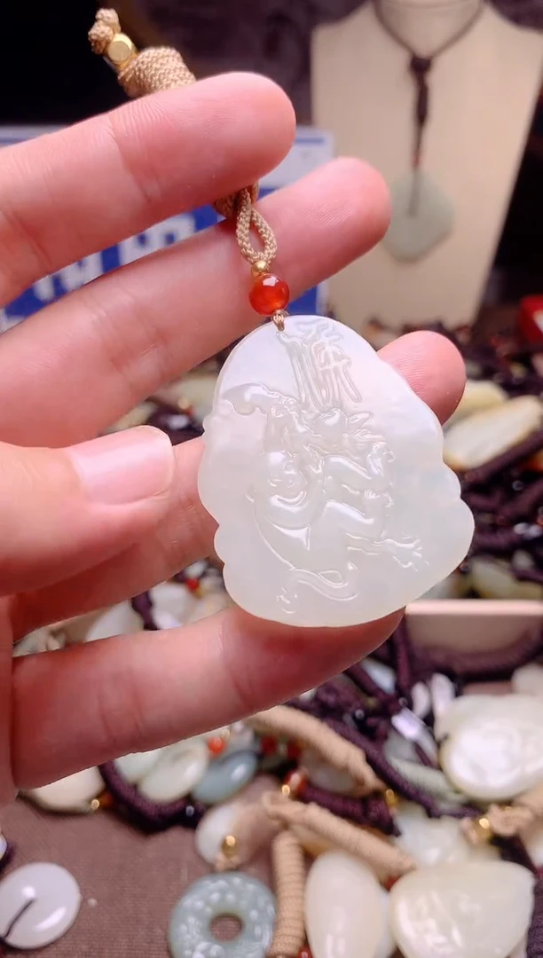 和田玉未镶嵌颈饰1